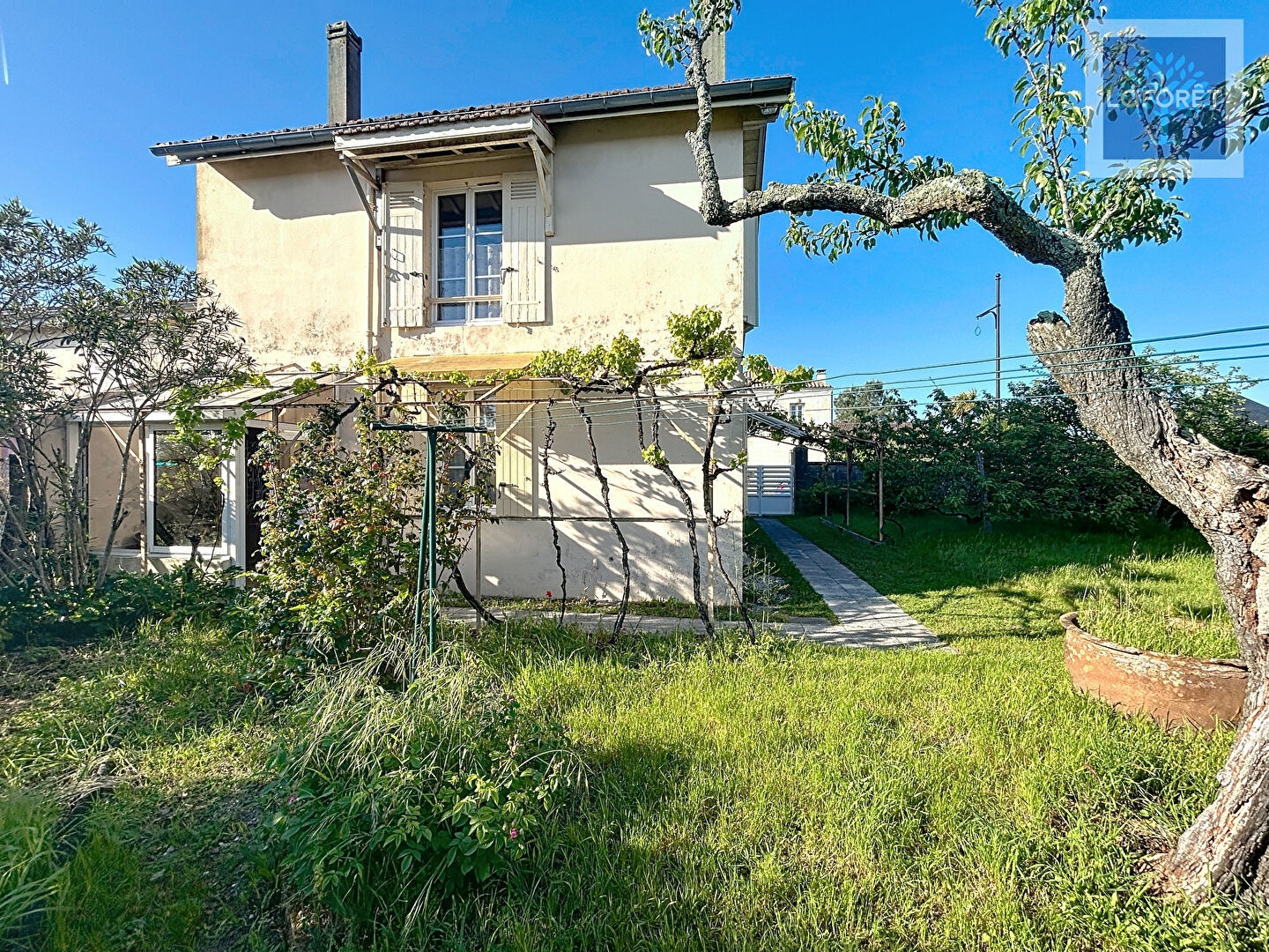 Maison proche toutes commodités, 3 chambres, garage indépendant et jardin clos