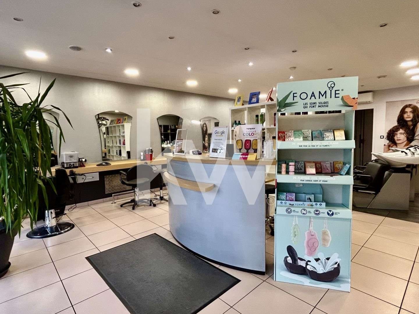Vente salon de coiffure 65m² à Saint-Jean-de-Braye