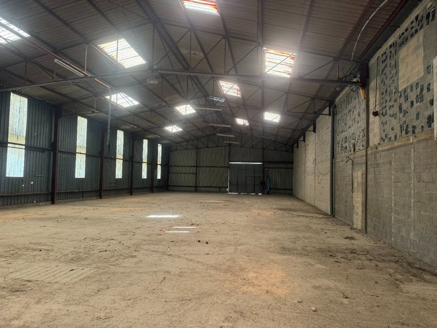 A VENDRE - CELLULE D'ACTIVITE