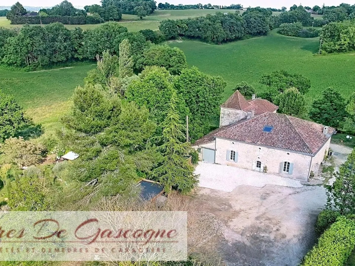 Maison 11 pièces 470 m²