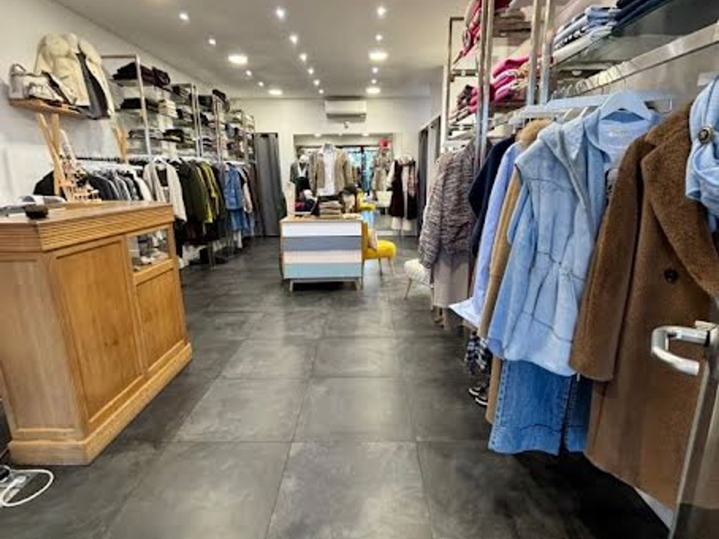 Magasin à vendre - 63m2 - Plan-De-Cuques (13380)