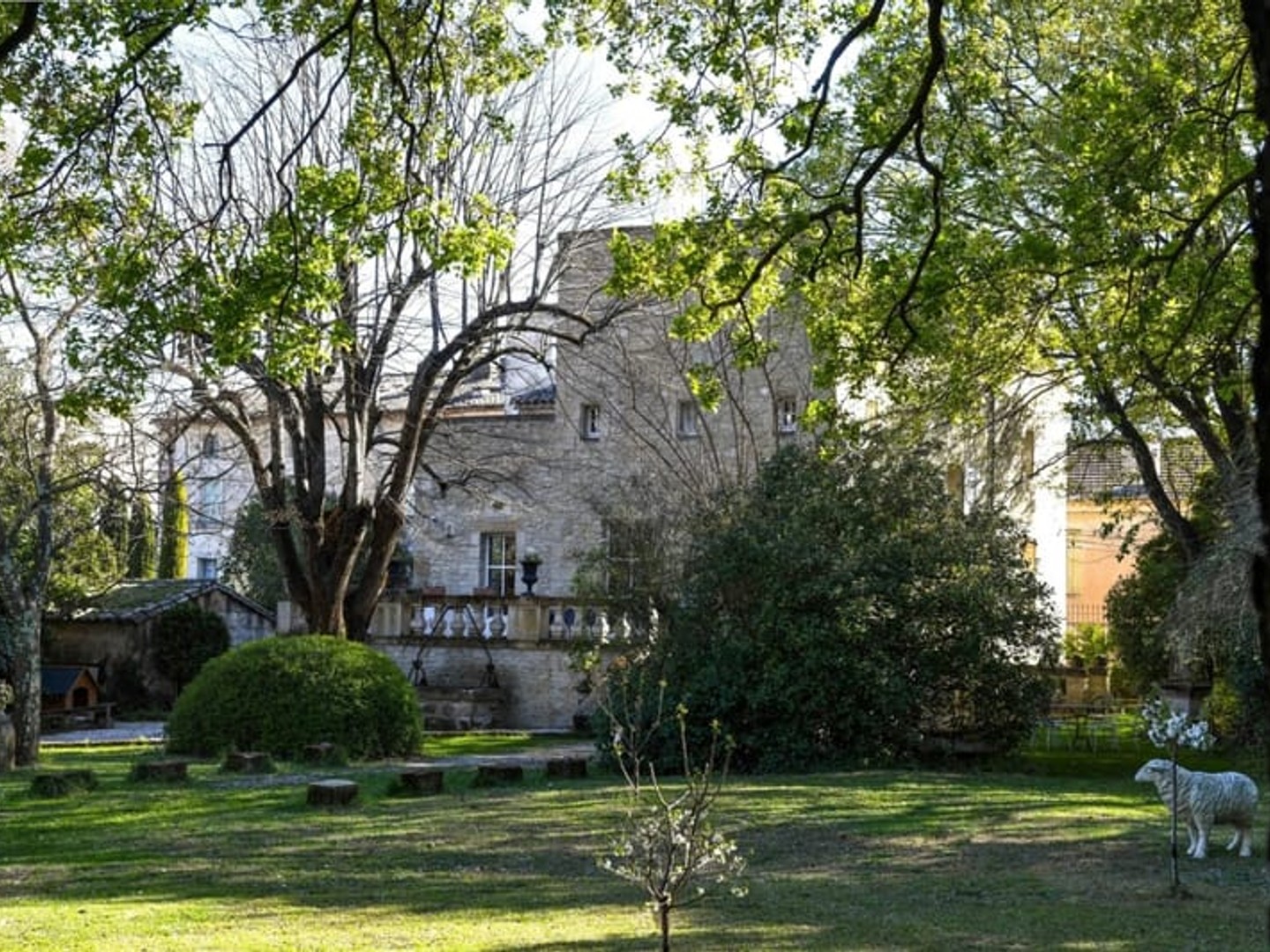 Maison à vendre - 12 pièces - 422m2 - Uzès (30700)