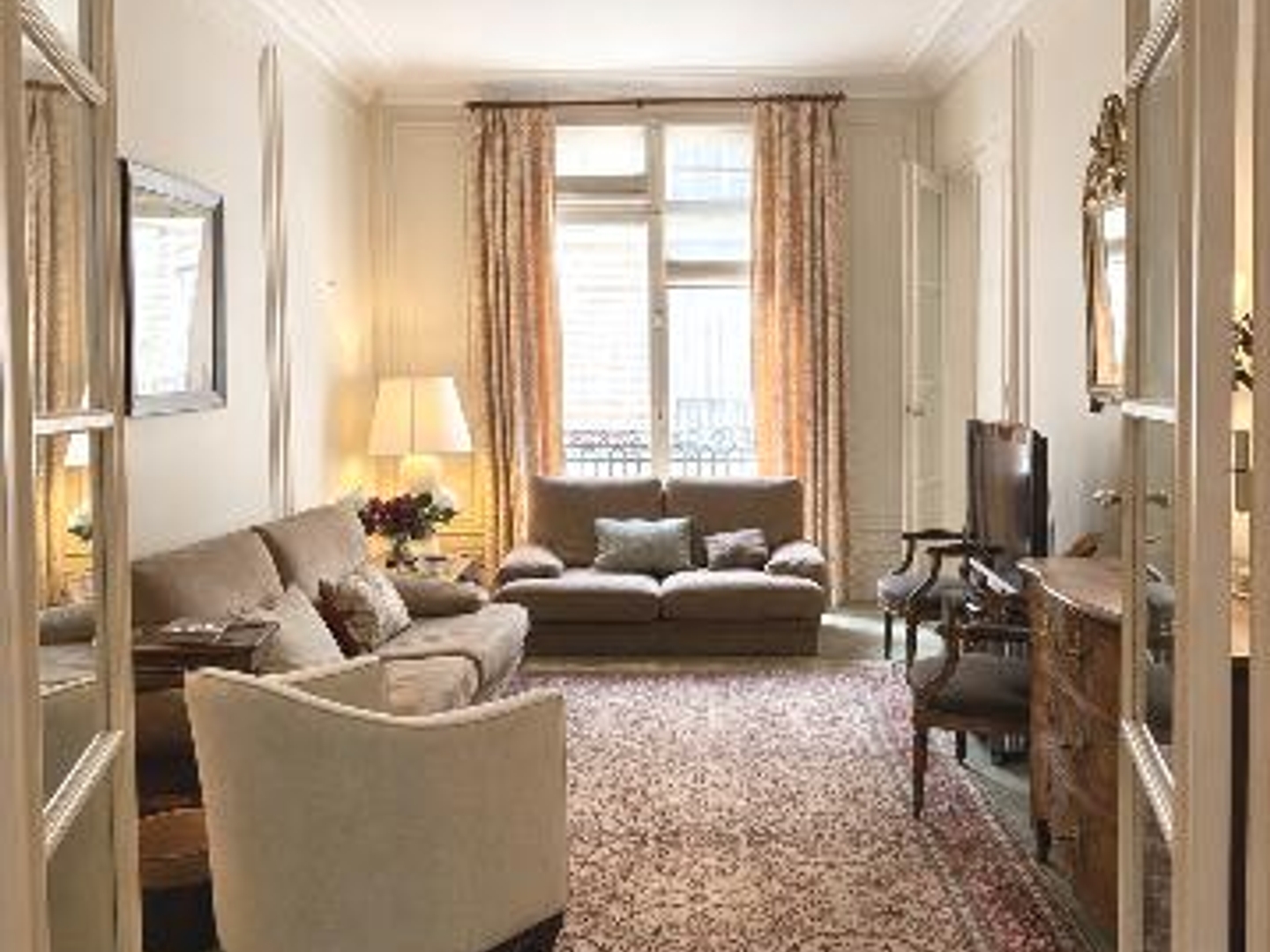 Appartement à vendre - 7 pièces - 244m2 - Paris 17e (75017)