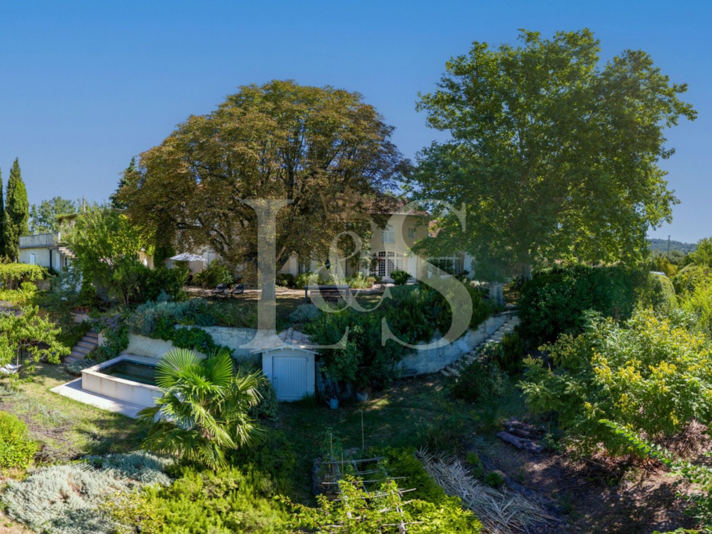 Maison à vendre - 9 pièces - 277m2 - Visan (84820)