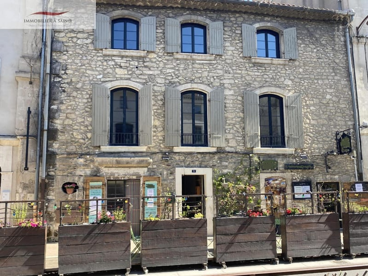 VENTE MURS COMMERCIAUX pied d'immeuble à