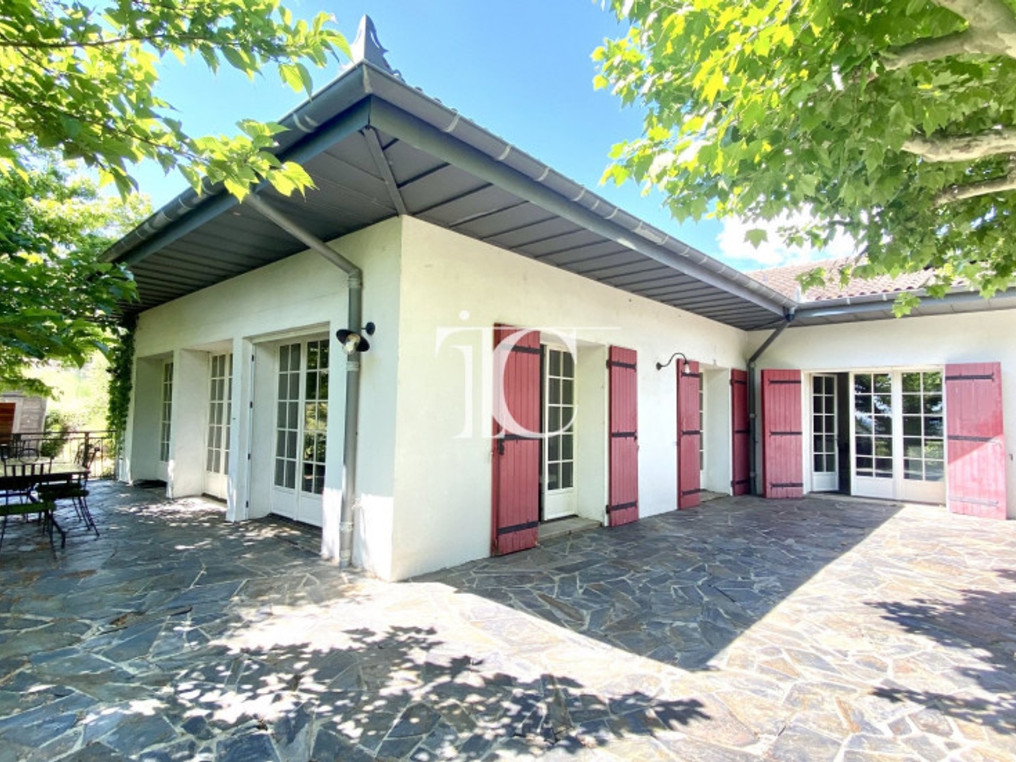 Maison individuelle 8 pièces 264 m²