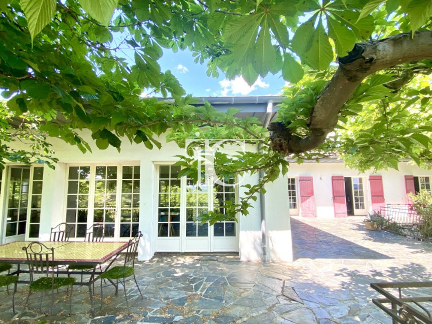 Maison à vendre - 8 pièces - 264m2 - Saint-Ambroix (30500)