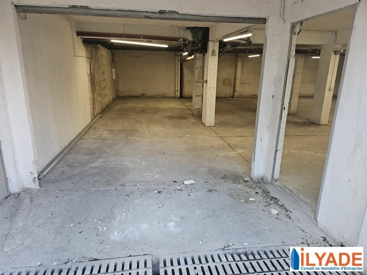 ATELIER - ENTREPOT - LOCAL PRO A VENDRE