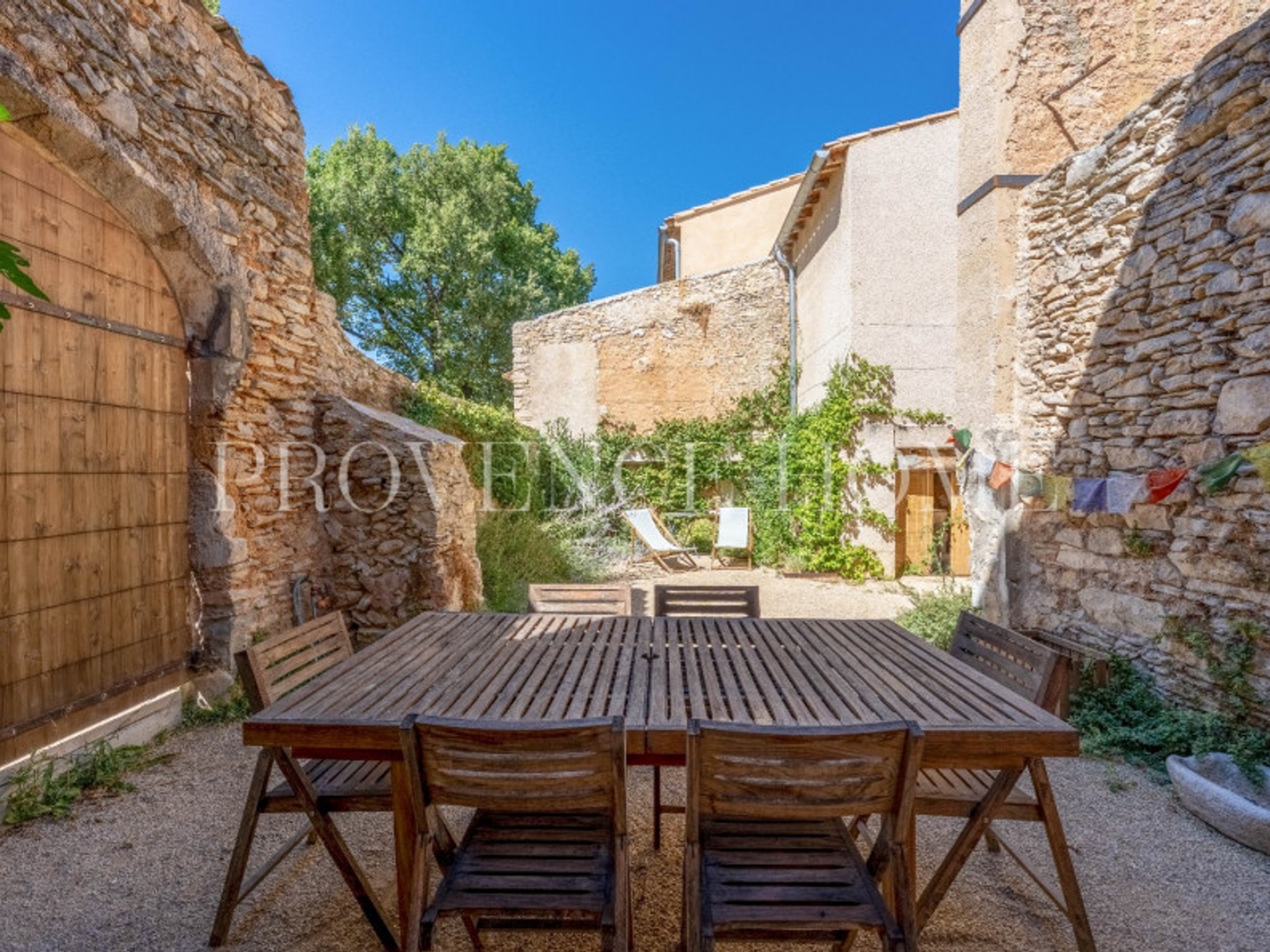 Maison à vendre - 4 pièces - 104m2 - Saint-Saturnin-Lè... (84490)