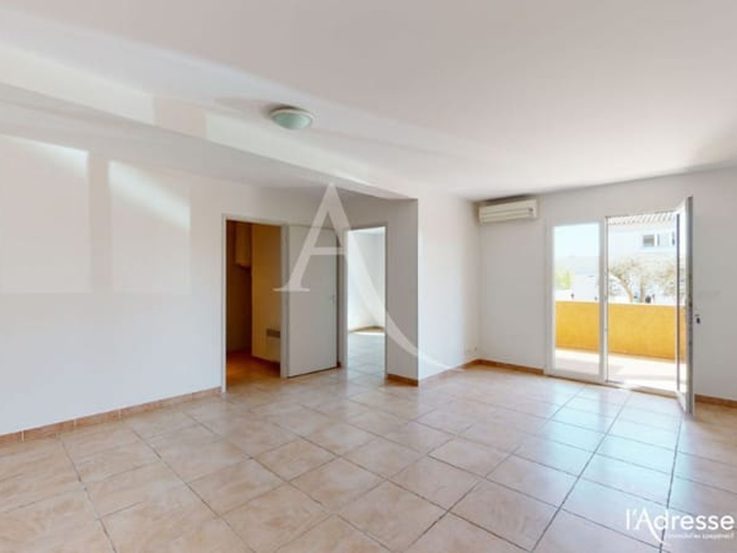 Magasin à vendre - 2 pièces - 46m2 - Marguerittes (30320)