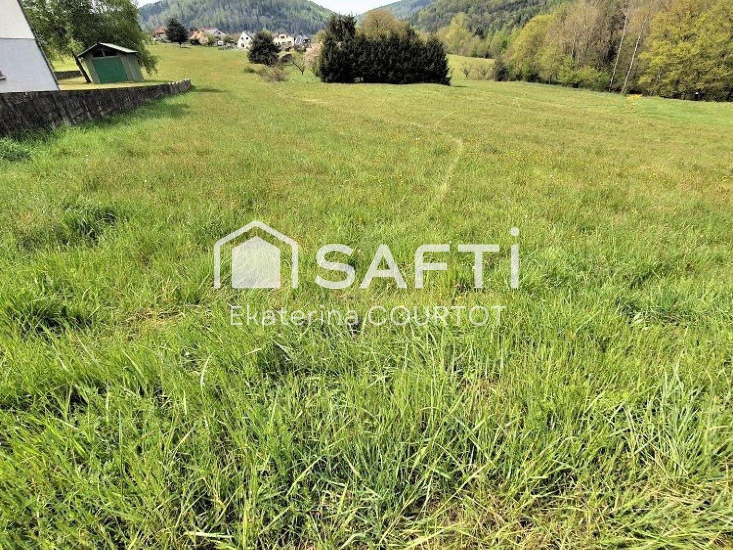 Terrain constructible de 1820 m²