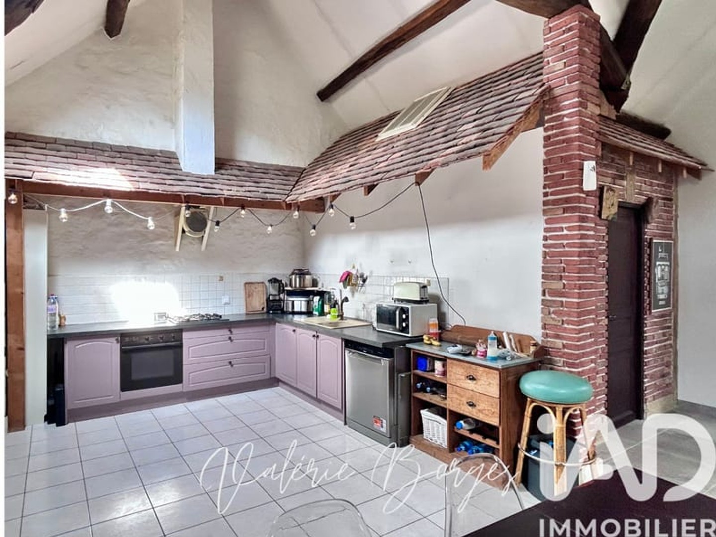 Immeuble commercial 4 pièces 140 m²