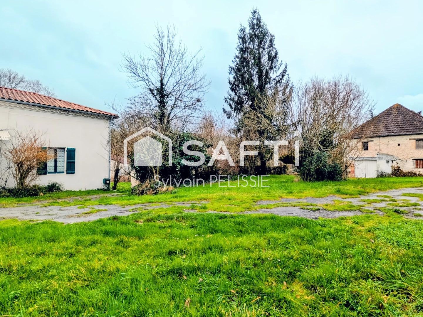 Ferme de caractère avec dépendances et beau potentiel