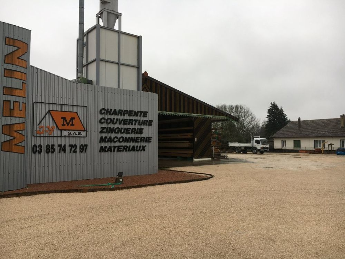 Immeuble à vendre - 5588m2 - Sens-Sur-Seille (71330)