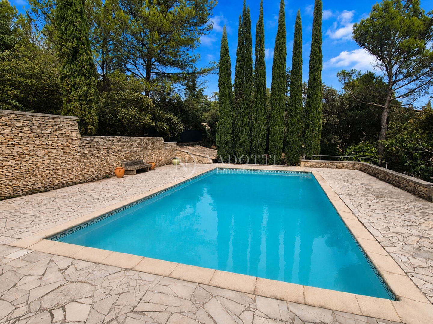 Maison à vendre - 6 pièces - 137m2 - Cabrières-D'avignon (84220)