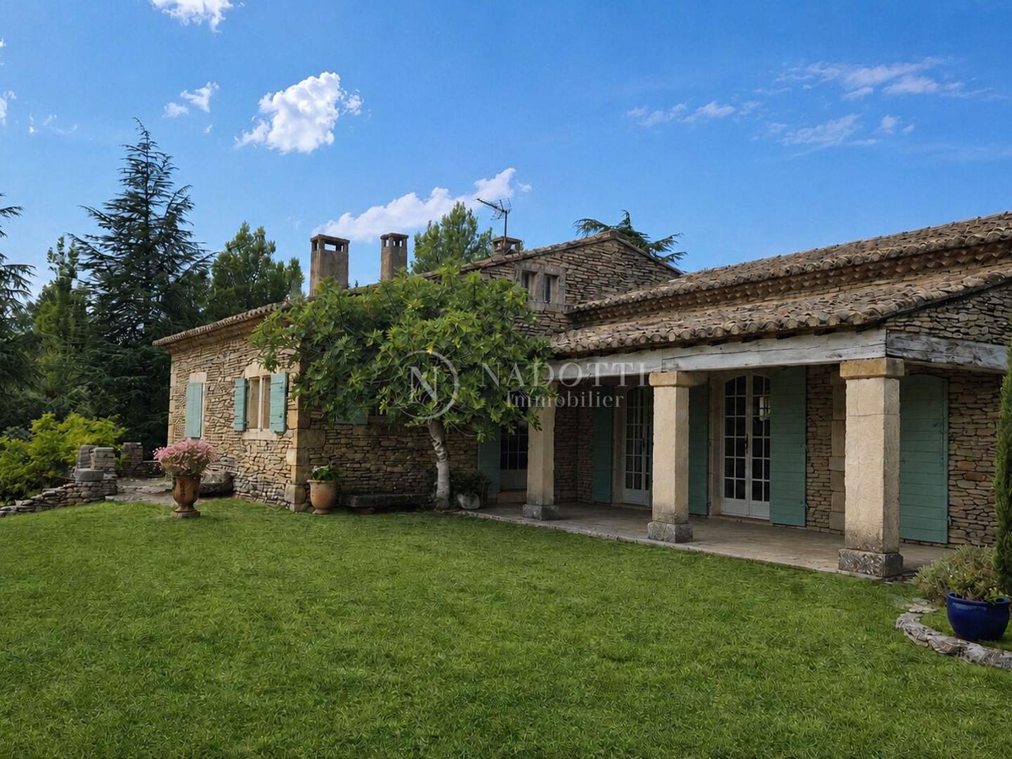 Maison à vendre - 6 pièces - 137m2 - Cabrières-D'avignon (84220)