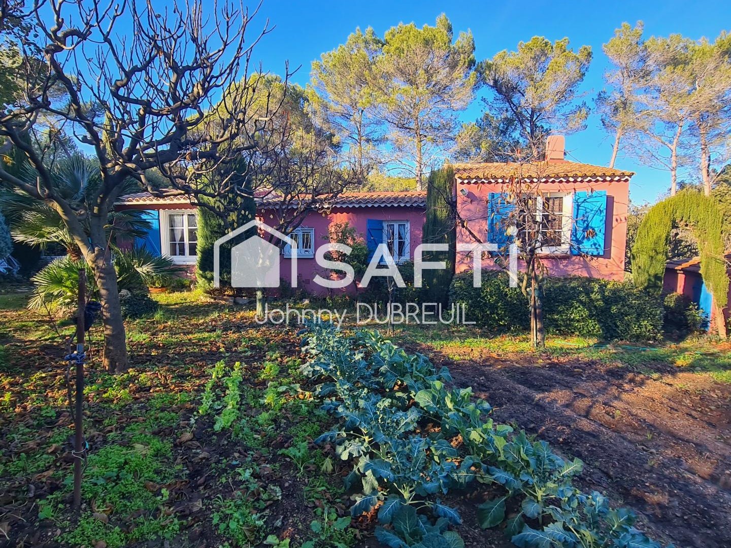 Pignans - Maison de plain-pied 70 m² sur un terrain de 2,5 ha, garage, annexes