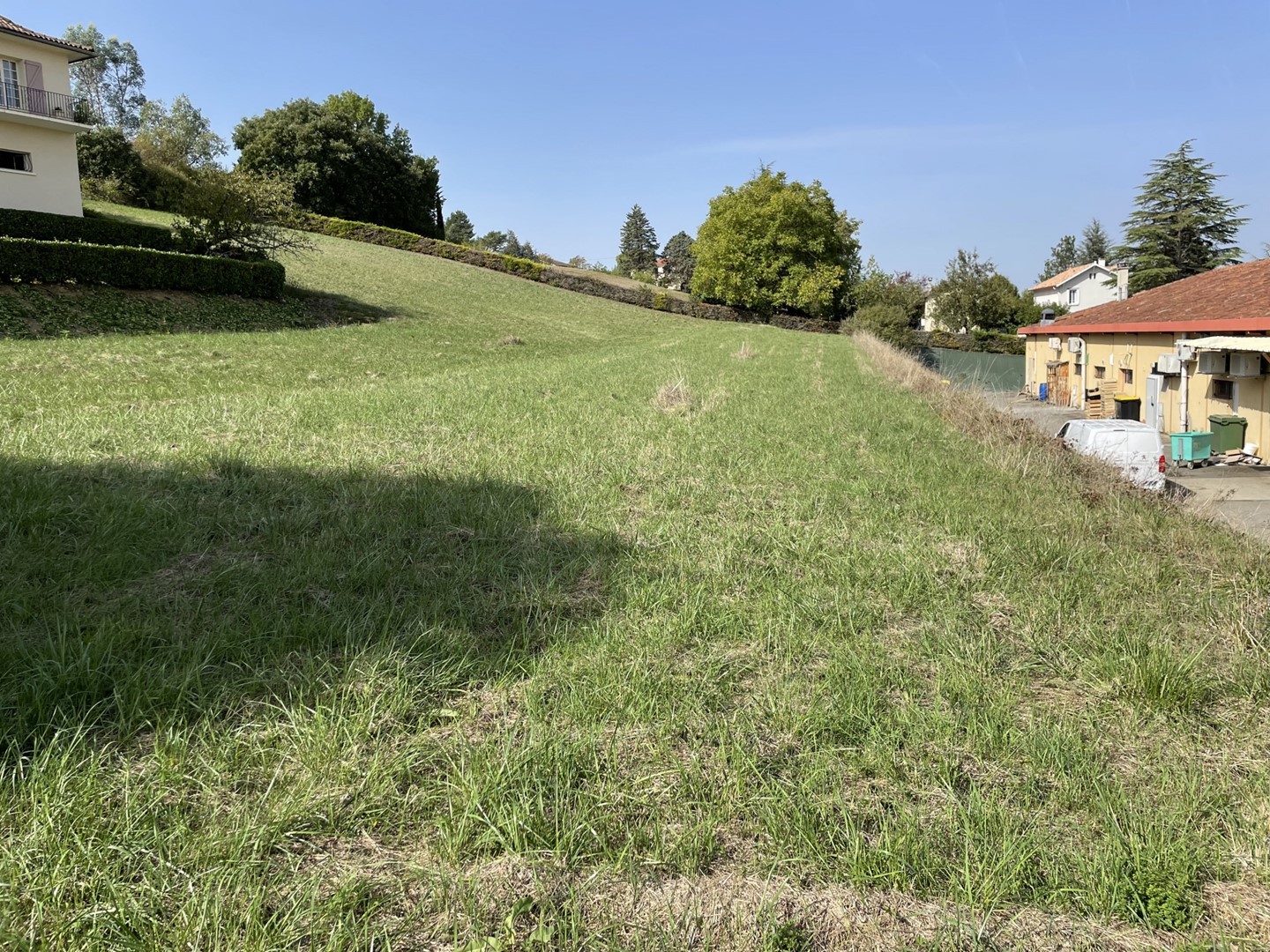 Terrain à bâtir de 880m2 à Pavie
