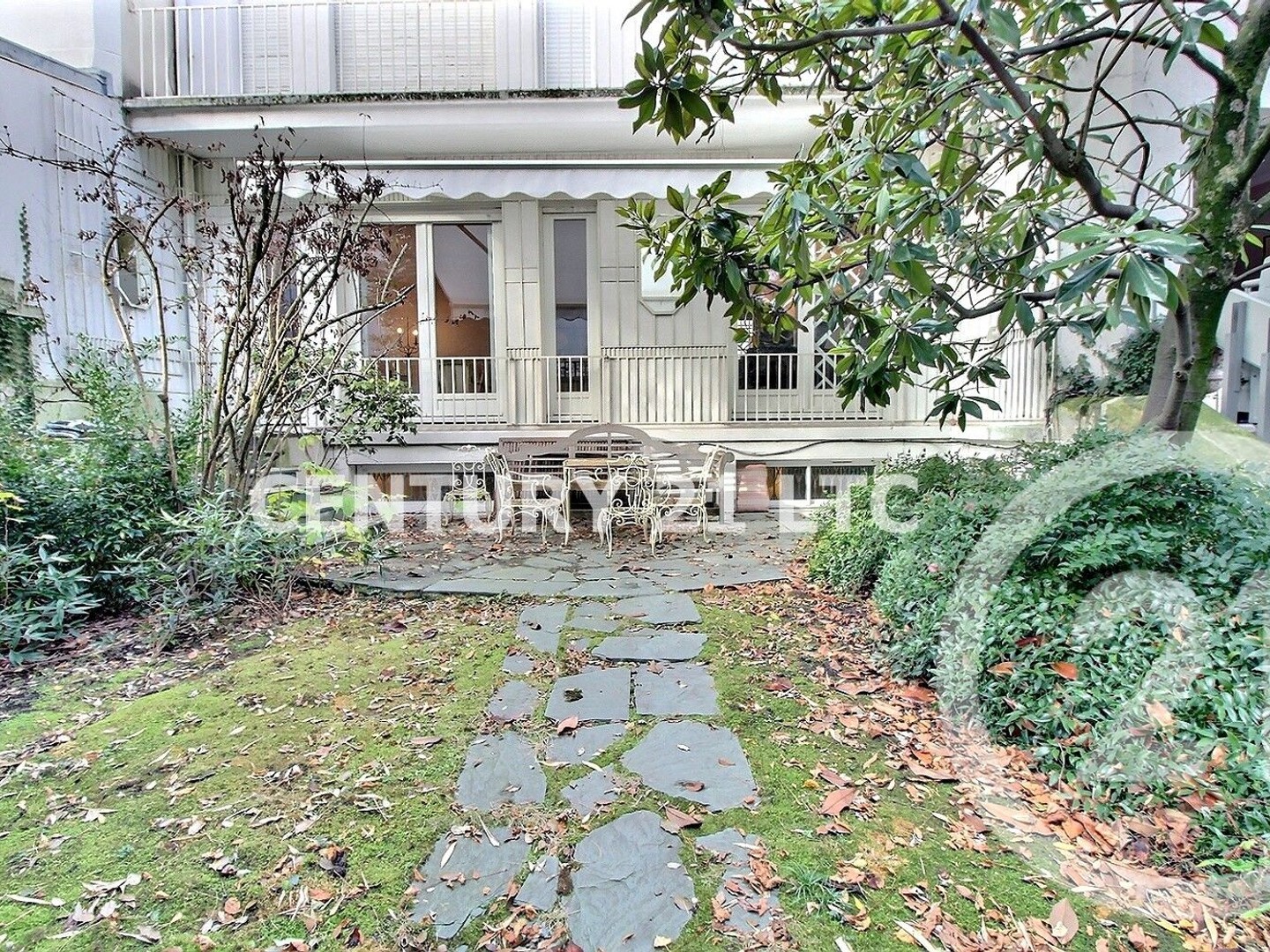 Maison 10 pièces 315 m²