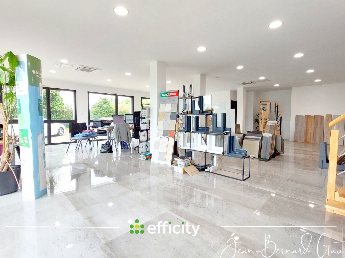 Bureaux 17 pièces 573 m²