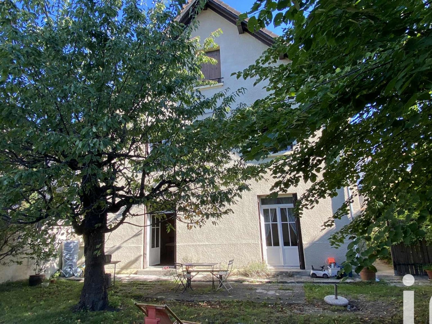 Maison 11 pièces 280 m²