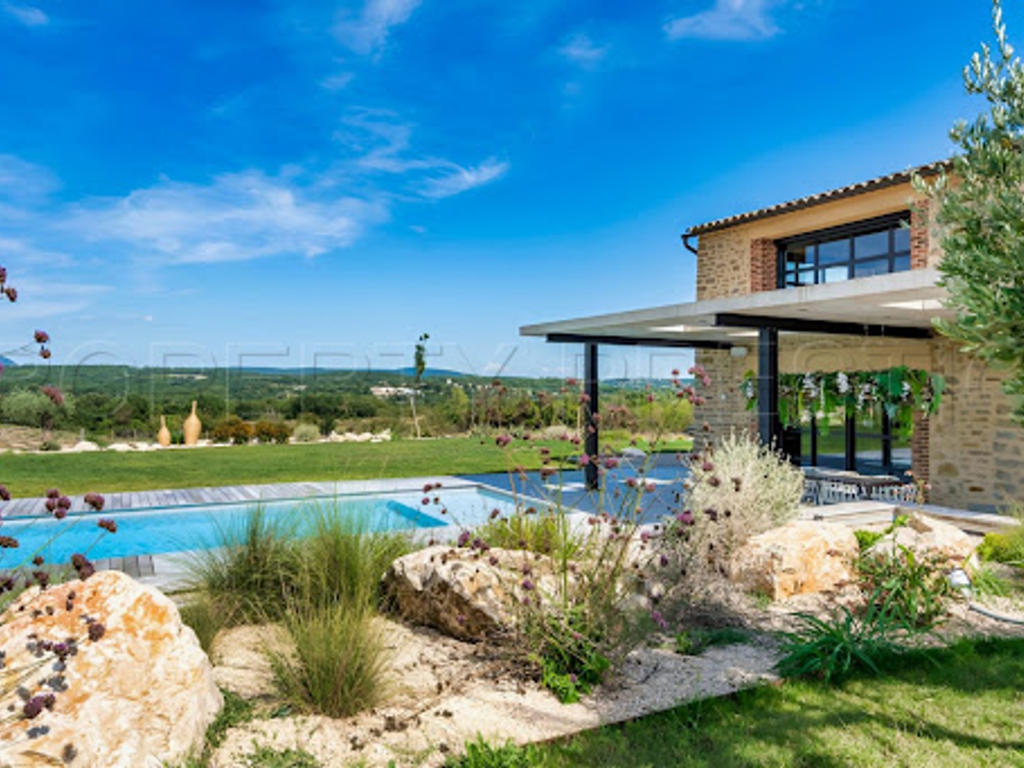 Propriété 345 m²