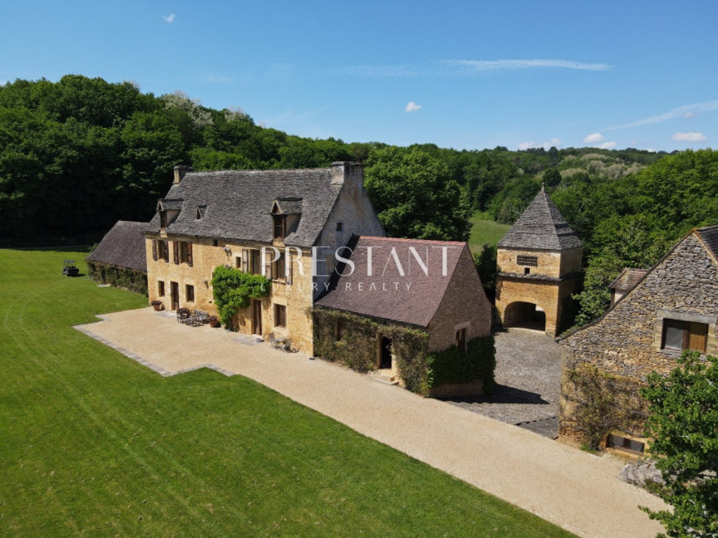 Maison à vendre - 8 pièces - 680m2 - Sarlat-La-Canéda (24200)