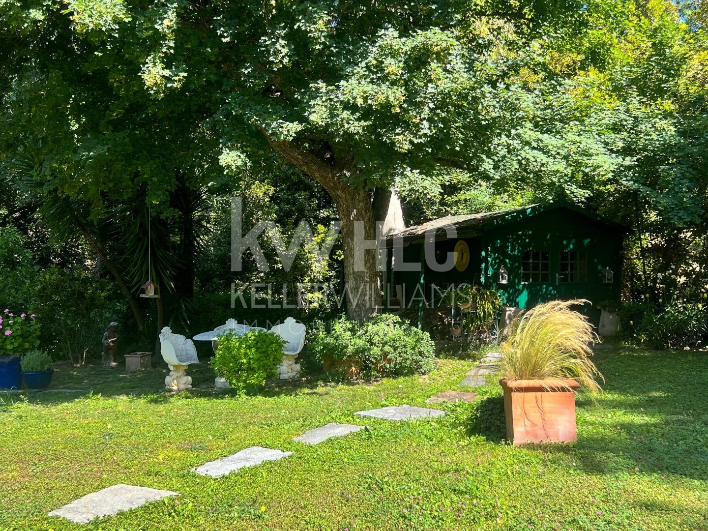 Maison à vendre - 6 pièces - 204m2 - Castellar (06500)