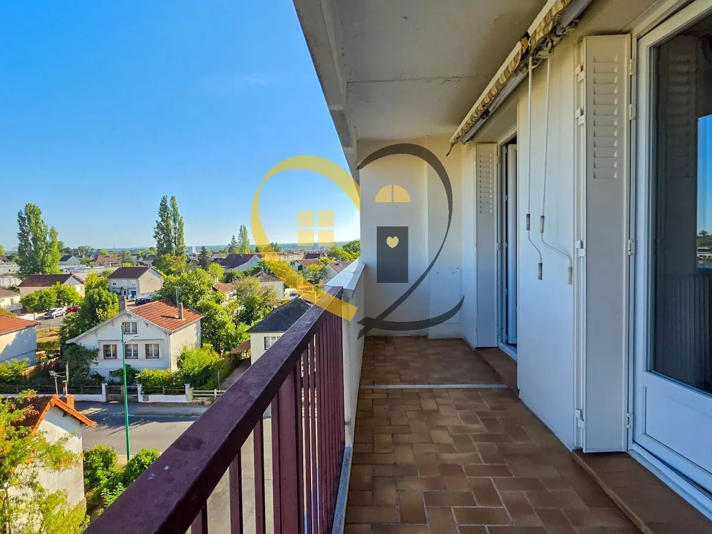Appartement T3 rénové de 64 m² avec garage et cave - Résidences des Planchards à Yzeure