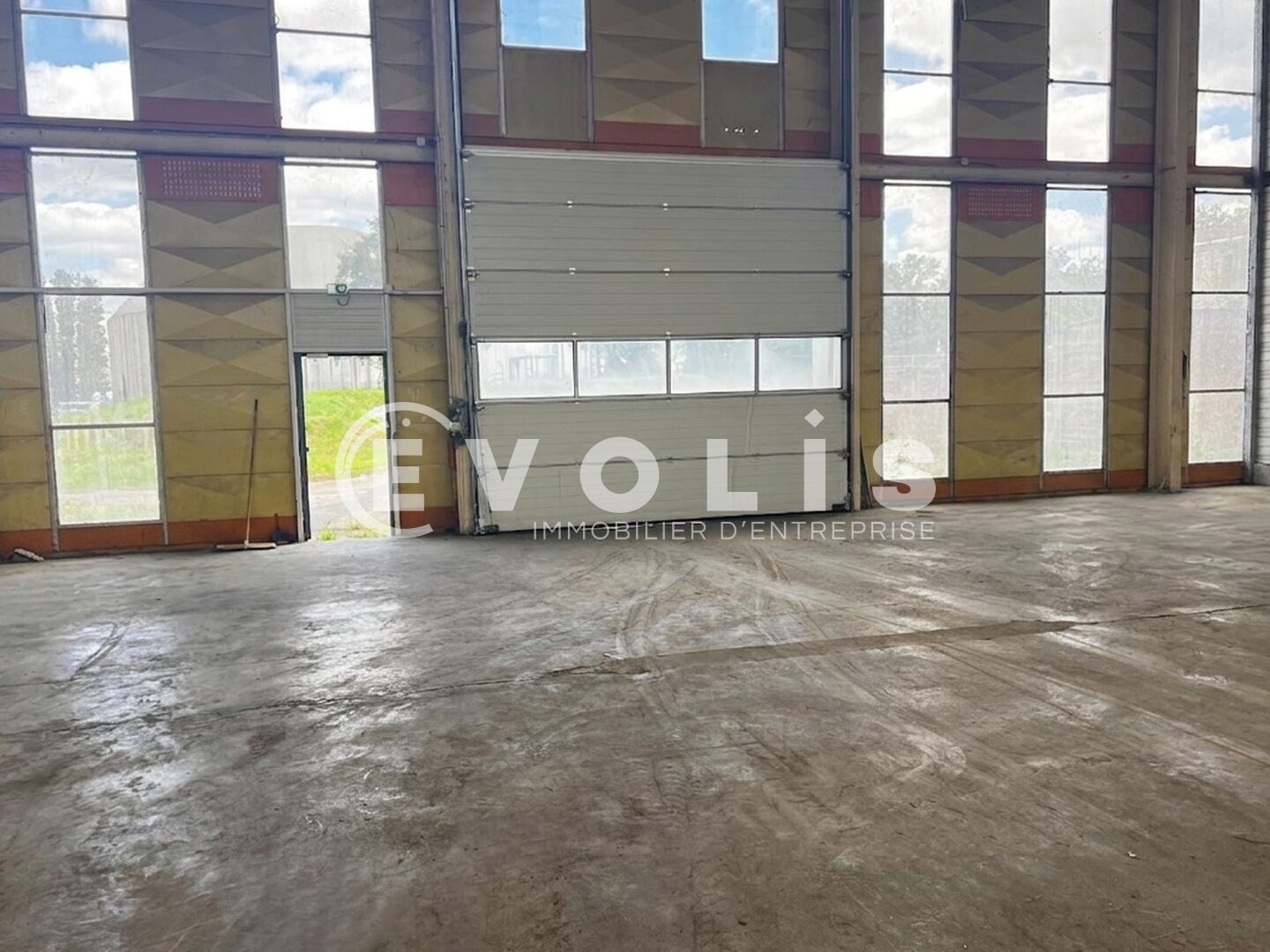 Locaux à vendre - 1000m2 - Étampes (91150)
