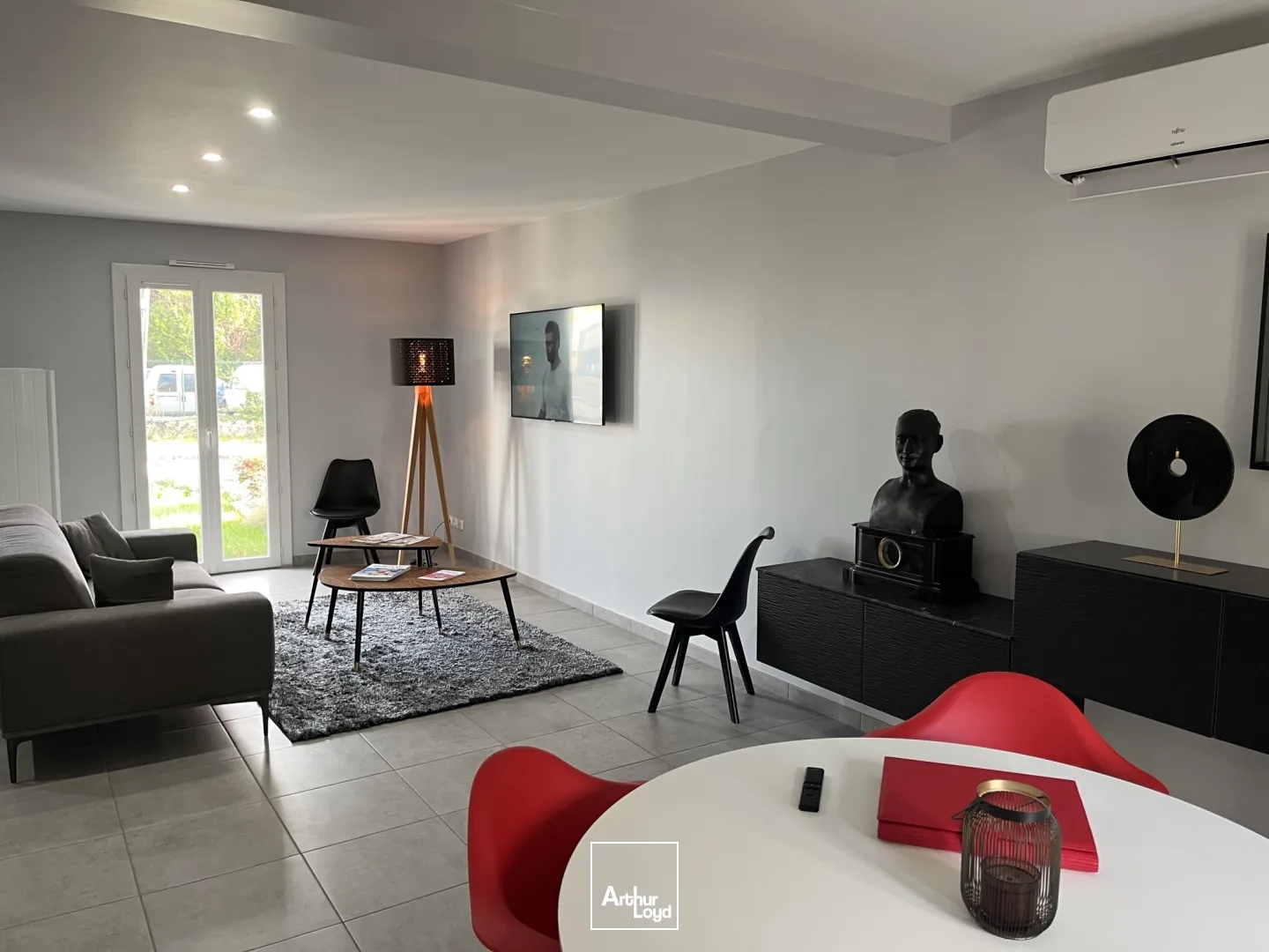 Locaux à vendre - 220m2 - Fleury-Les-Aubrais (45400)
