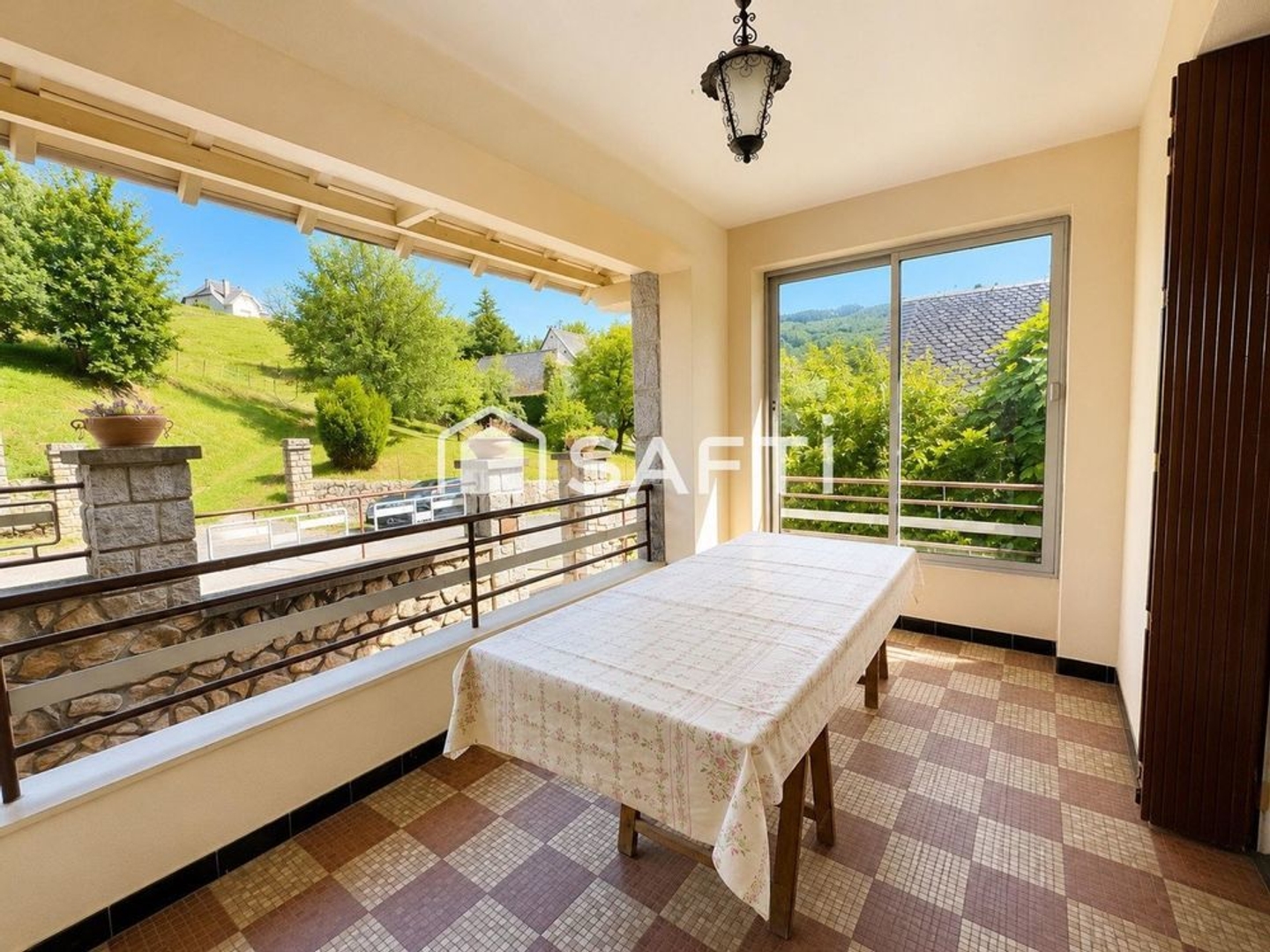 Maison à vendre - 7 pièces - 206m2 - Entraygues-Sur-Tr... (12140)