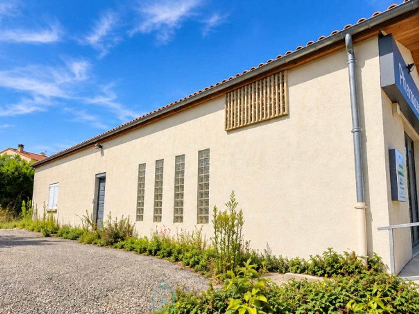 Locaux à vendre - 6 pièces - 135m2 - Cournon-D'auvergne (63800)