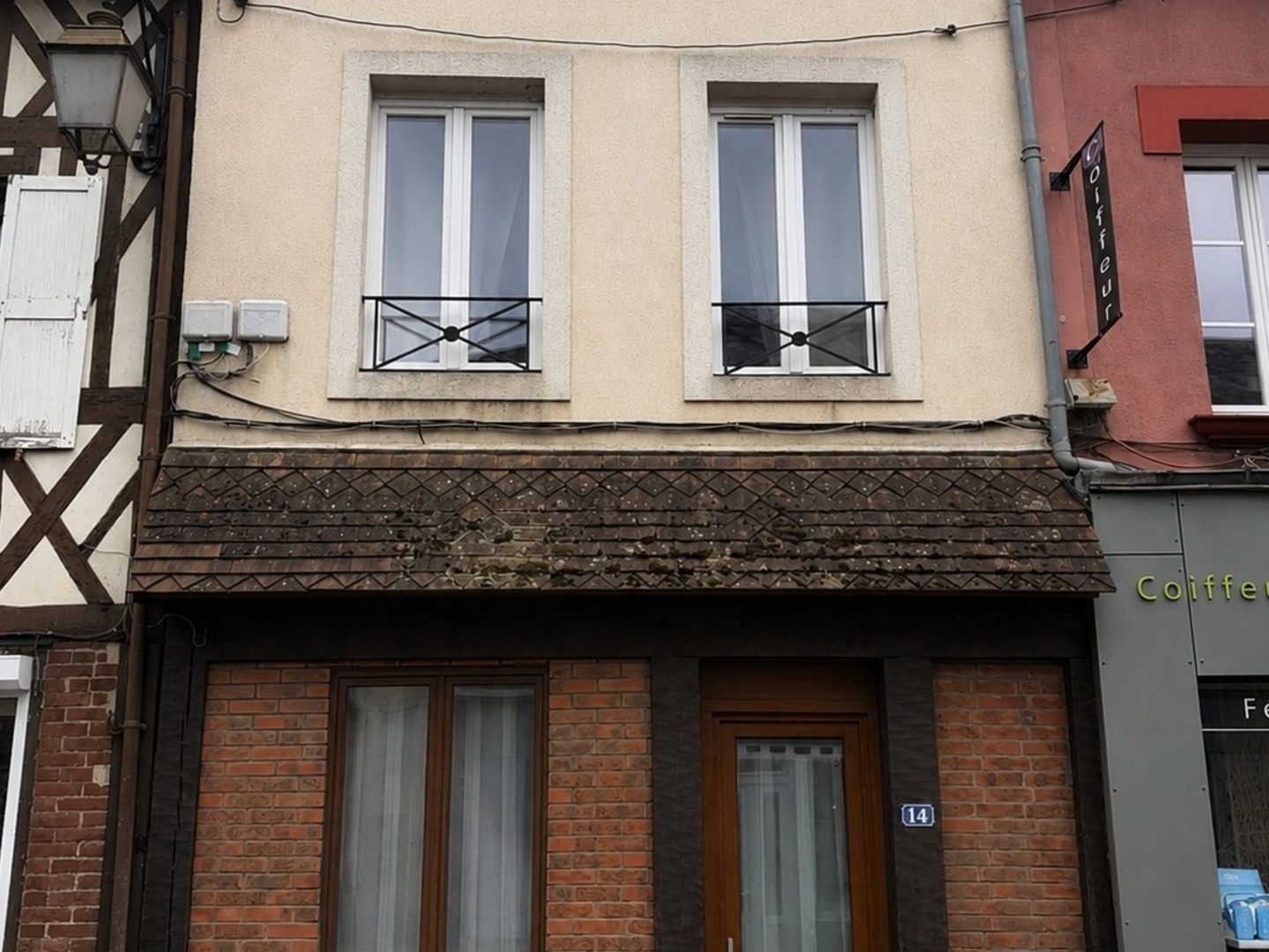 Maison de ville 104 m² - 2 chambres et beaux volumes - BROGLIE (27270)