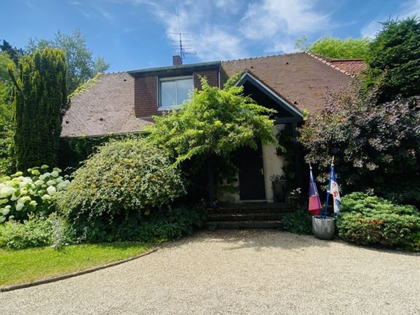 Maison à vendre - 7 pièces - 240m2 - Saint-Fuscien (80680)