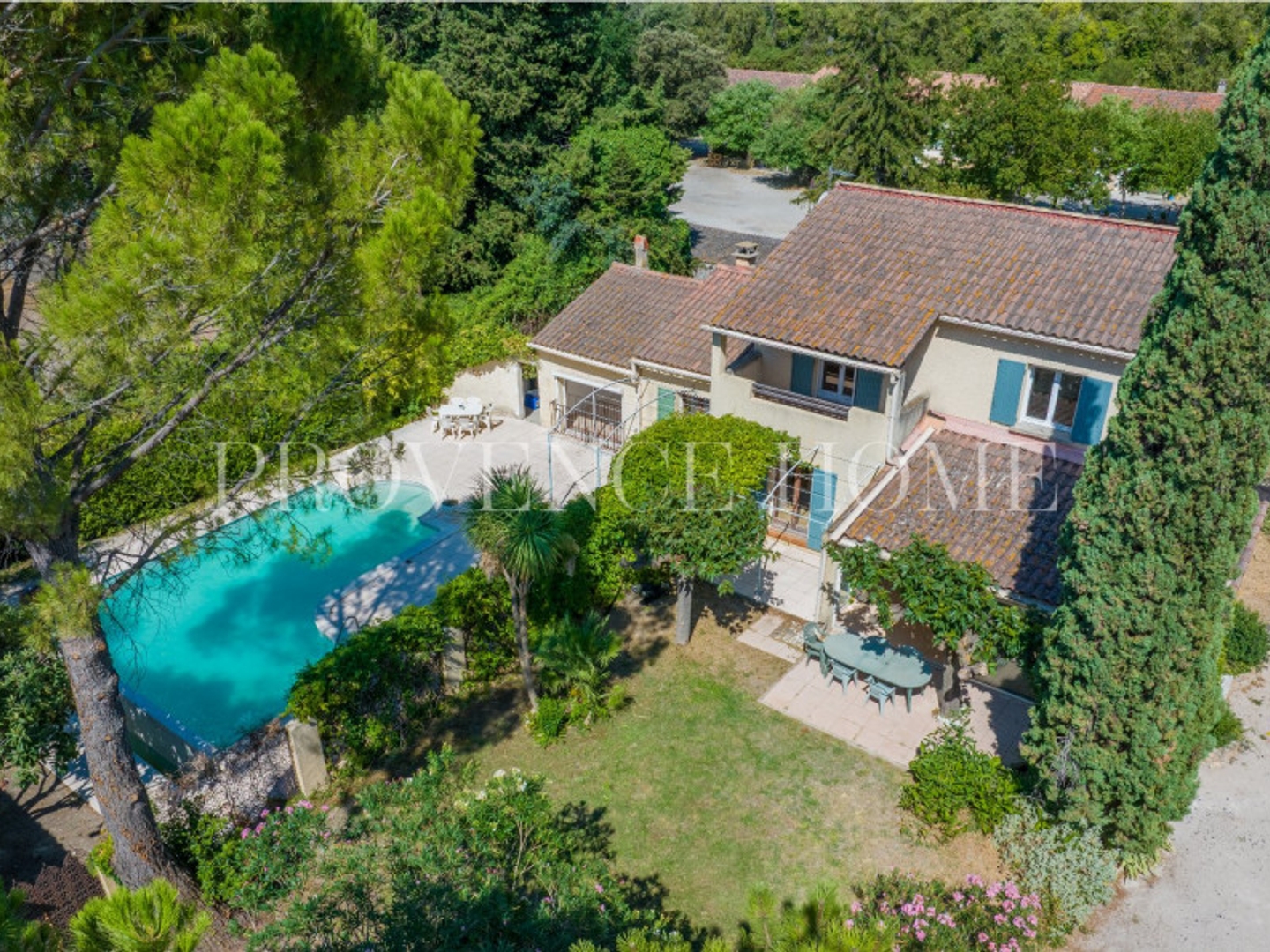 Maison à vendre - 7 pièces - 175m2 - Sarrians (84260)