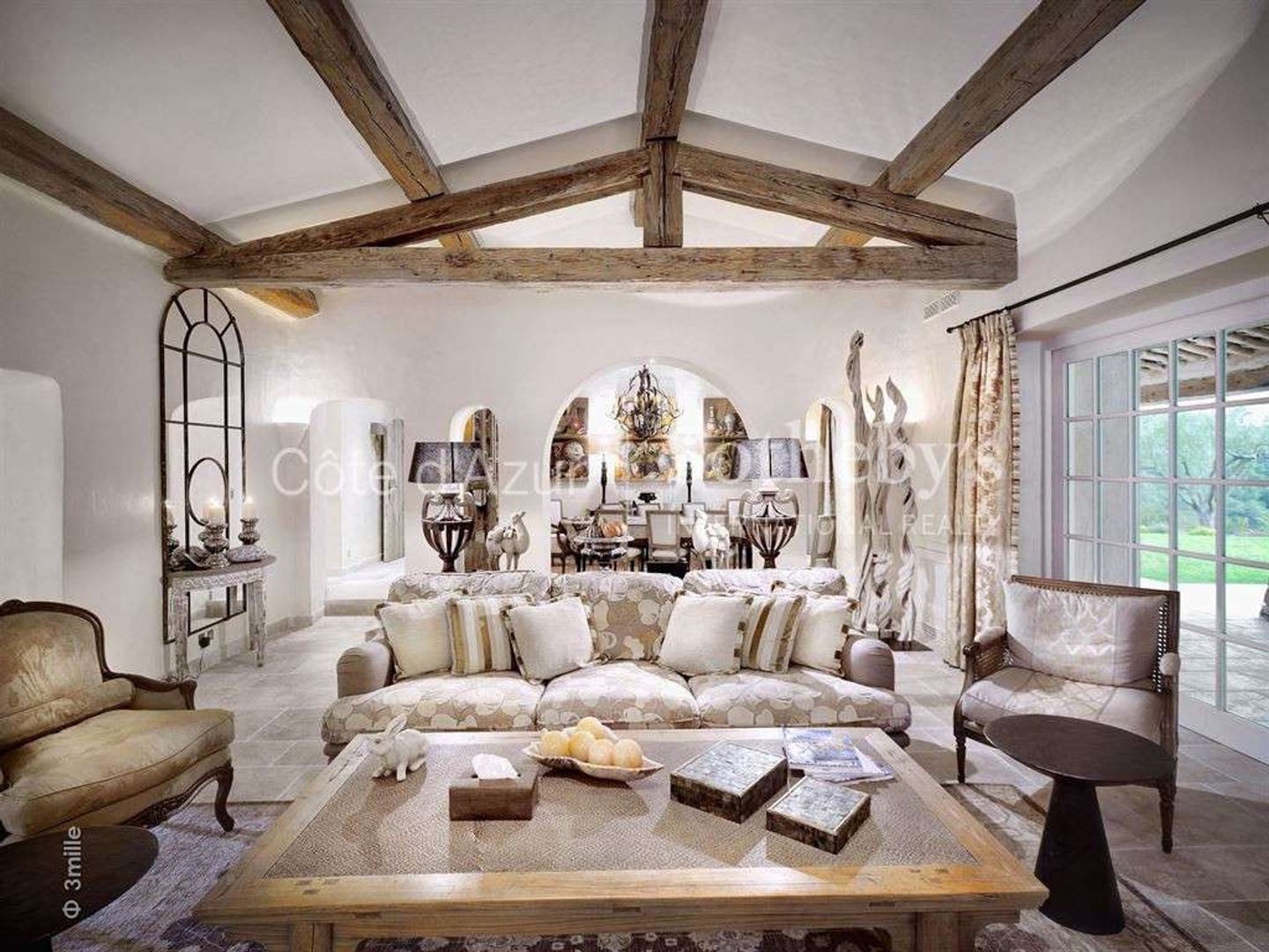 Propriété 21 pièces 2100 m²