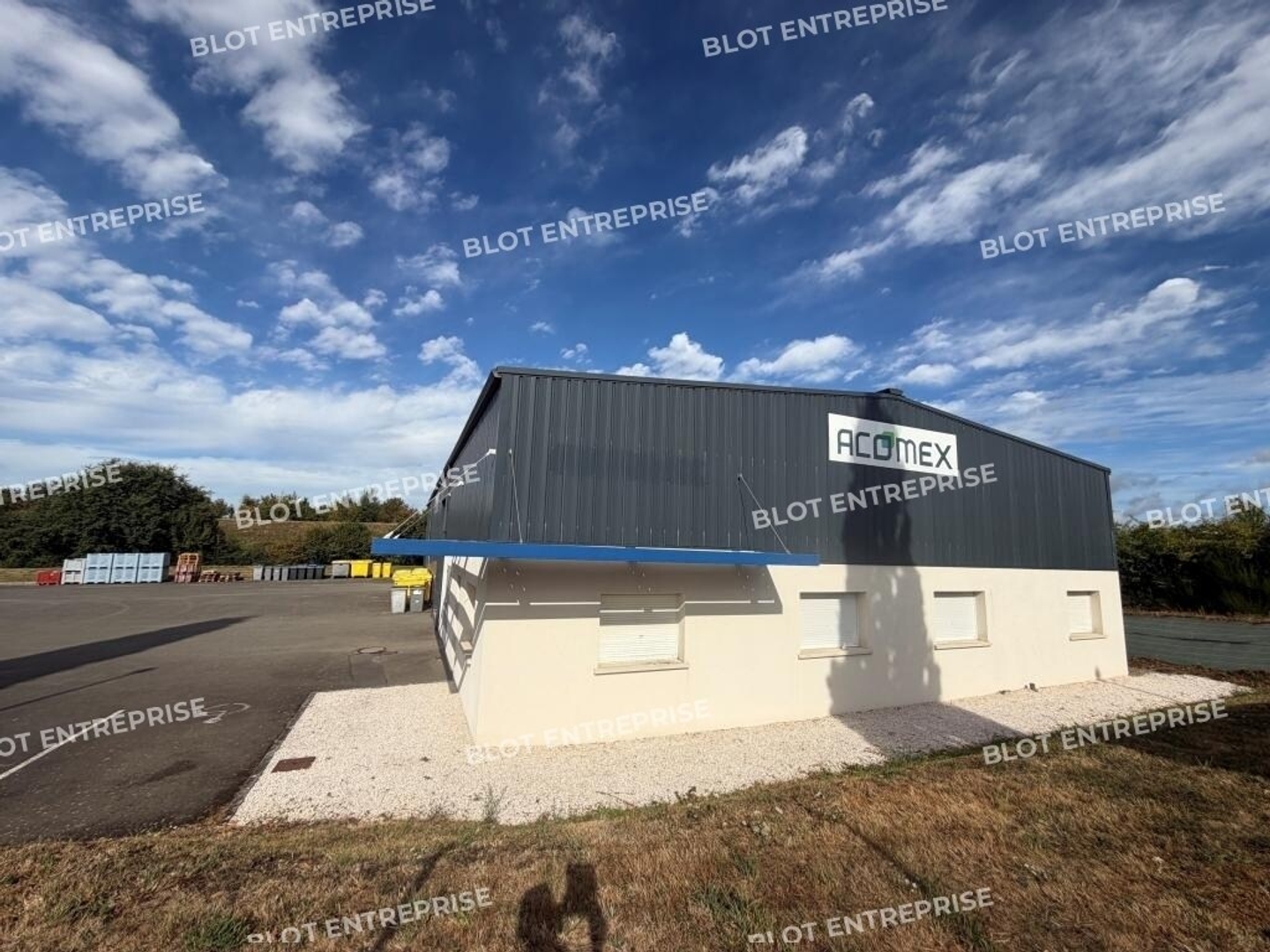 A VENDRE - LOCAL D'ACTIVITES - SAINT-BRIEUC - 800 m²