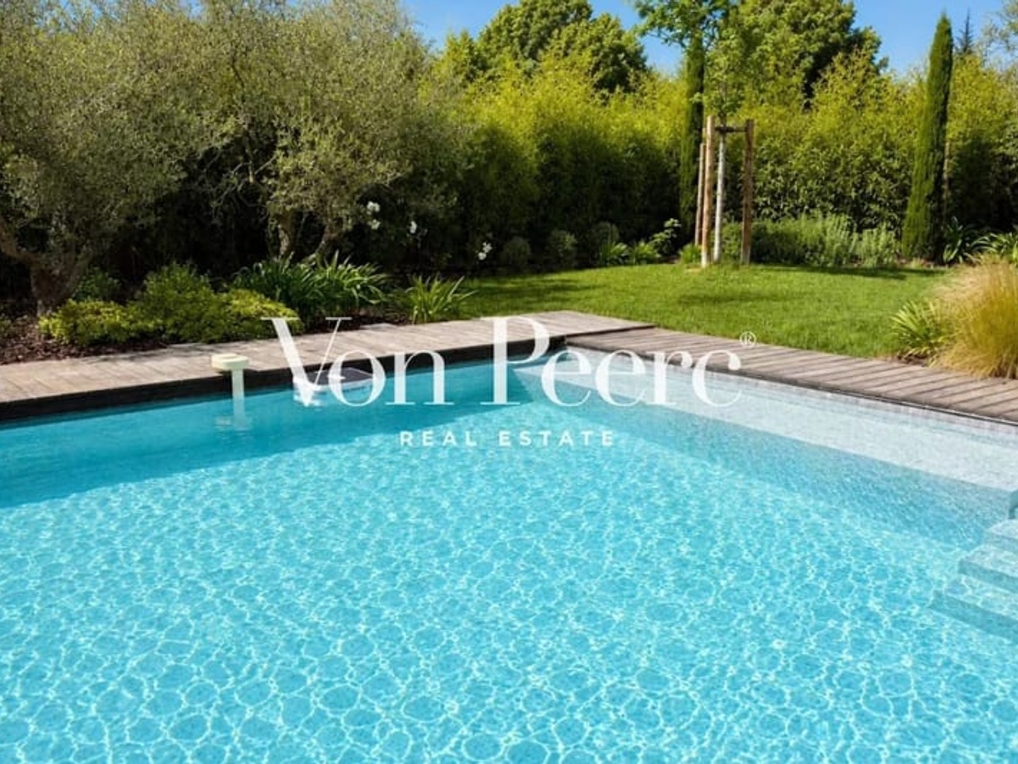 À vendre, Saint-Rémy-de-Provence, élégante maison contemporaine de plain-pied à pied du centre