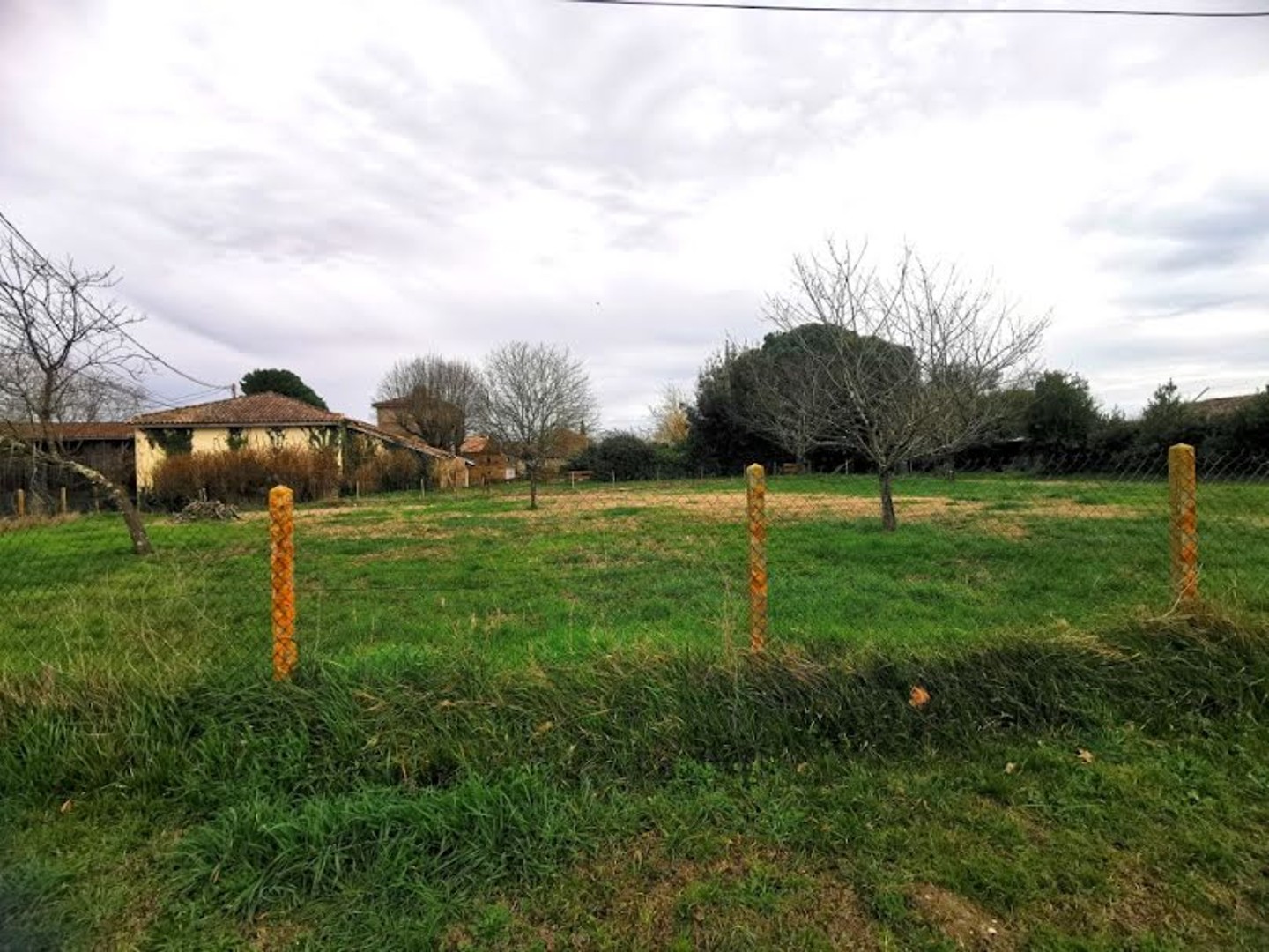 Terrain 600 m²