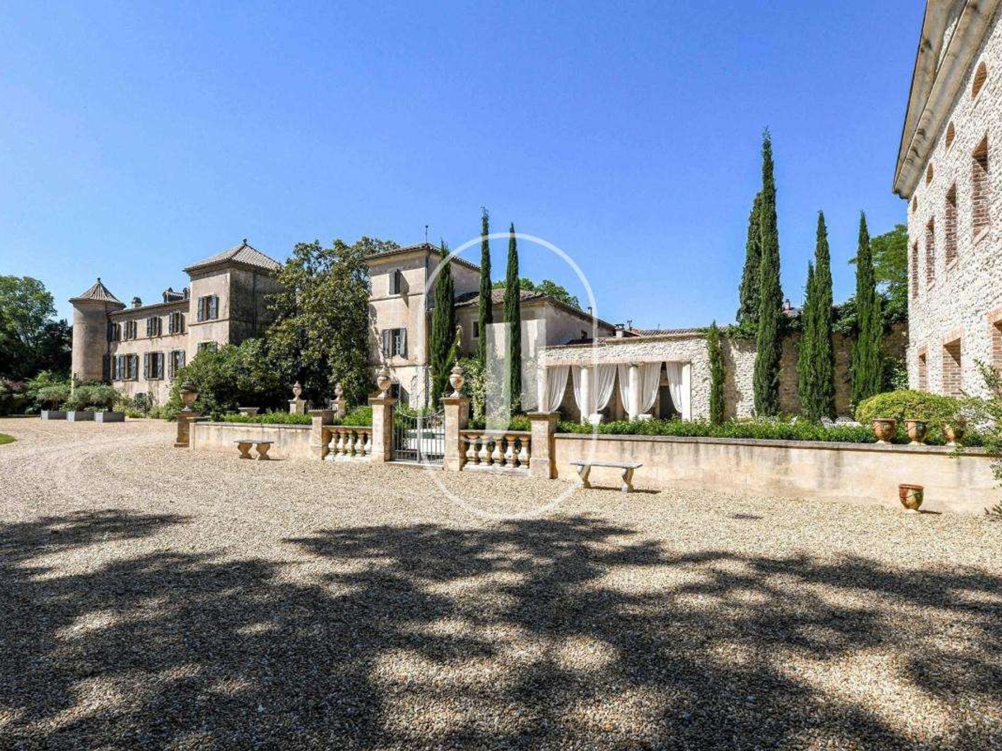 Château 1100 m²