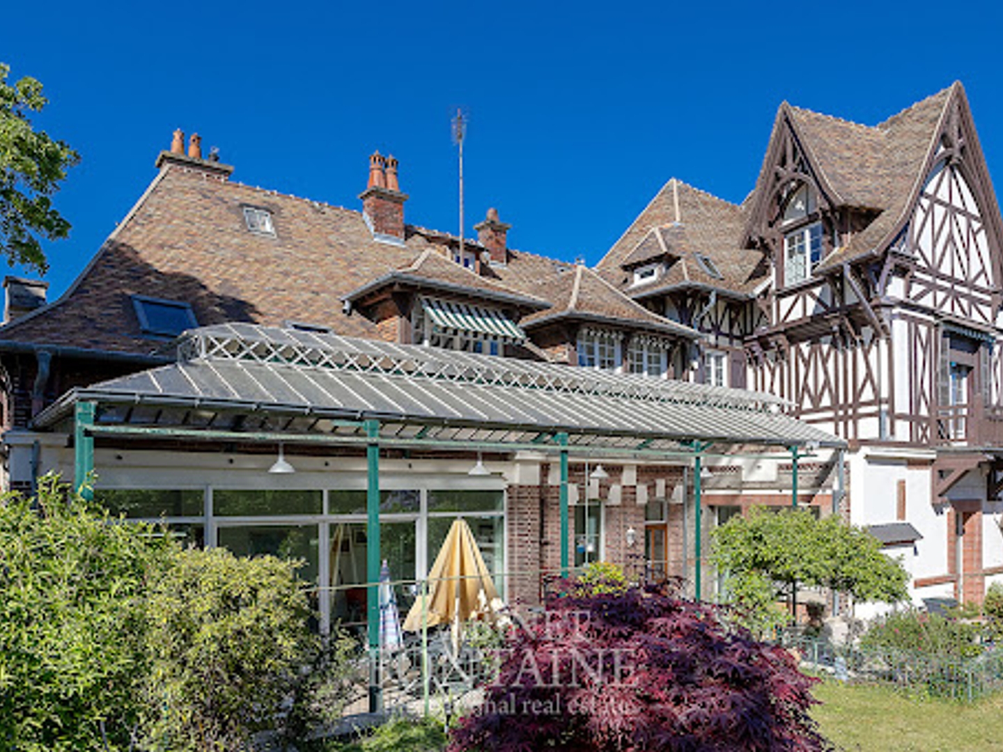 Maison 8 pièces 216 m²