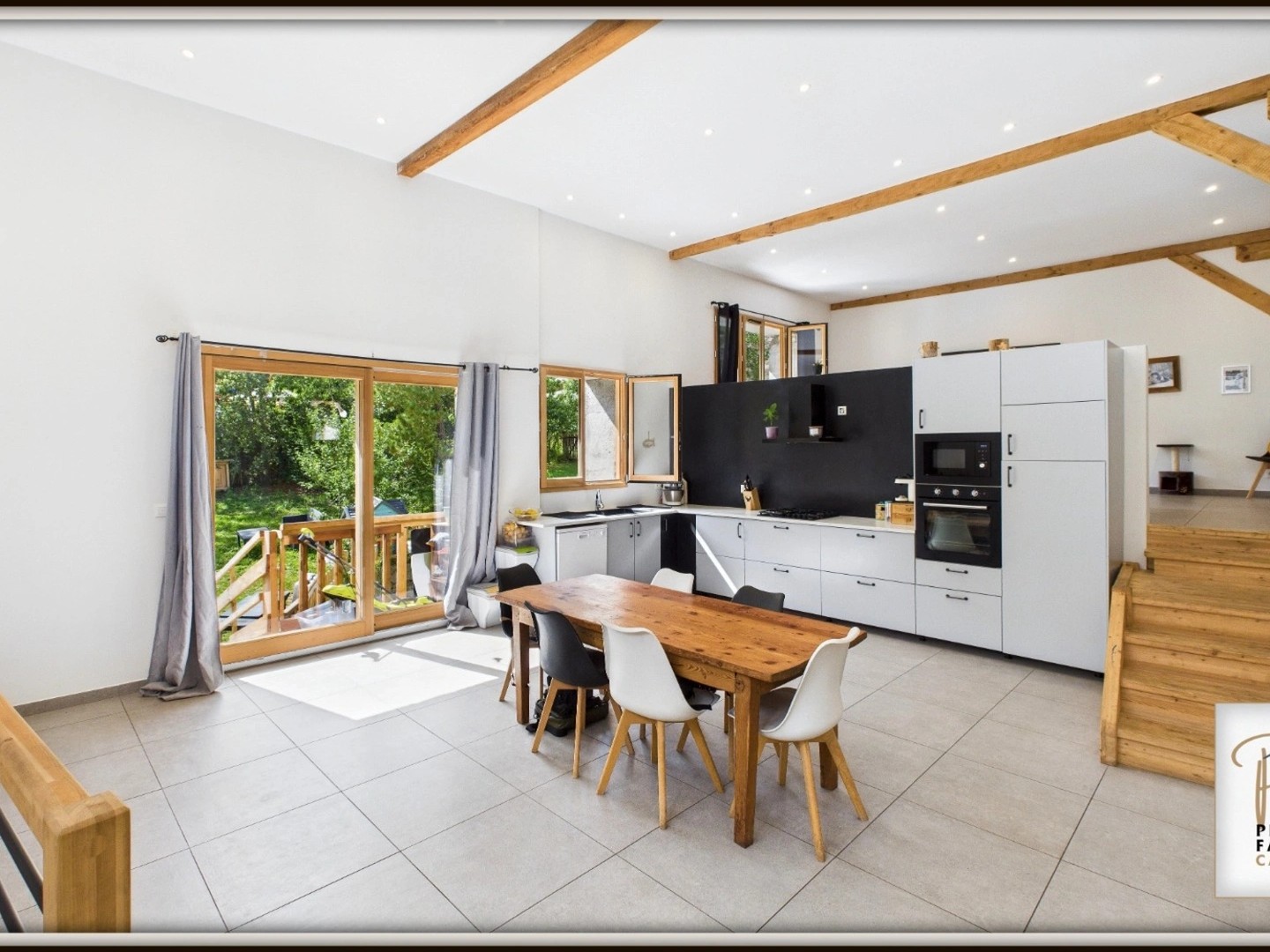 Maison 8 pièces 208 m²