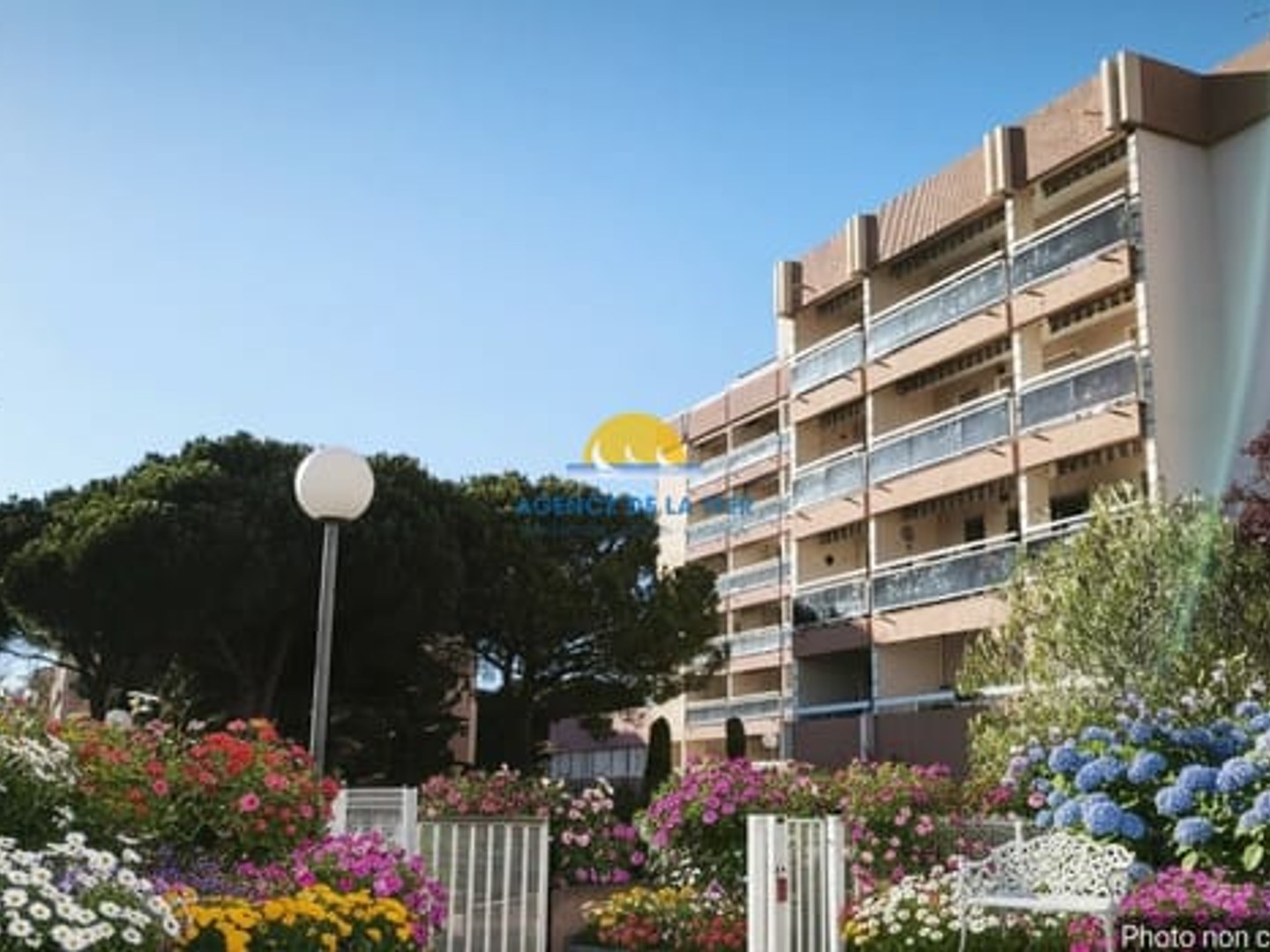 FREJUS PLAGE STUDIO COIN NUIT / PARKING