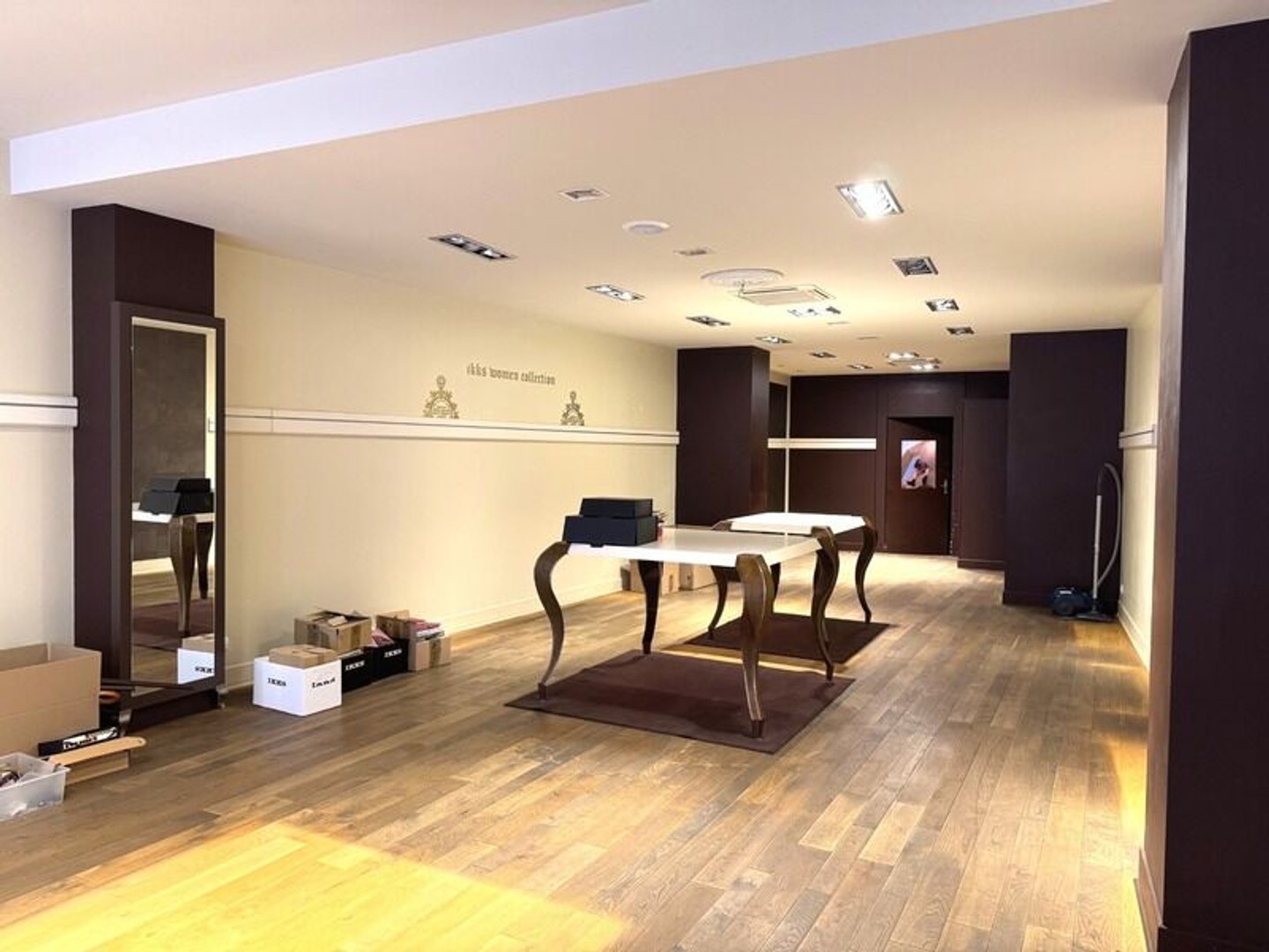 Magasin à vendre - 2 pièces - 116m2 - Romans-Sur-Isère (26100)