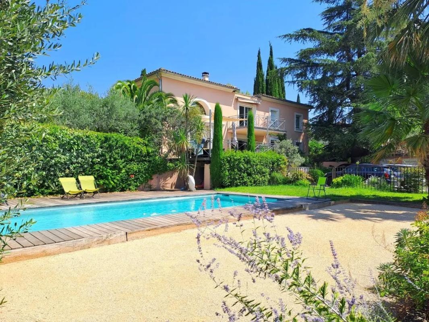 Vends maison - 194 m² - 7 pièces, 5 chambres - Éguilles 13100