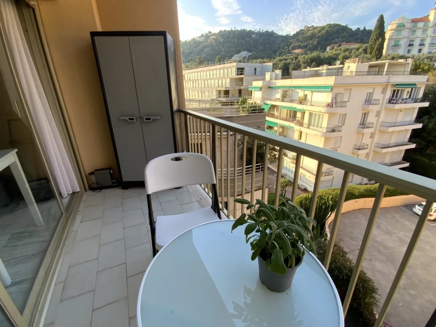 EXCLUSIVITE MENTON GARAVAN STUDIO DE 30 m2, TERRASSE, EN ETAGE ELEVE