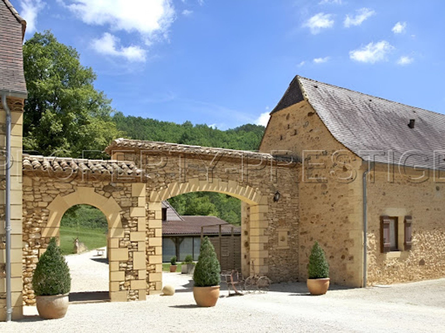 Propriété 40 pièces 1160 m²