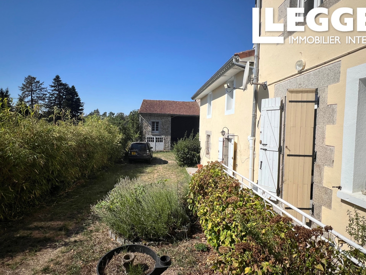 Immeuble à vendre - 13 pièces - 197m2 - Piégut-Pluviers (24360)