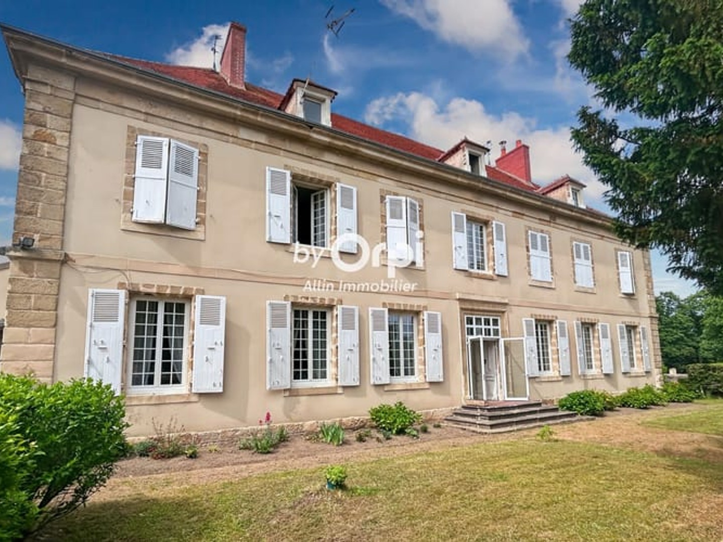 Maison 14 pièces 396 m²